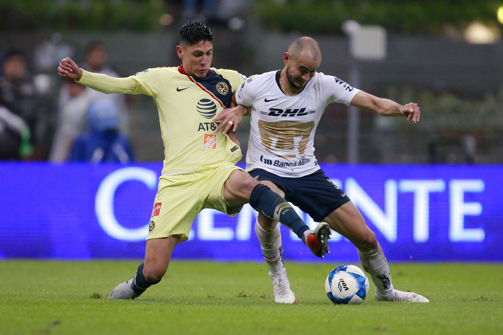 Águilas y Pumas igualaron a dos tantos en la jornada 7, en duelo celebrado en el Estadio Azteca. (ARCHIVO)