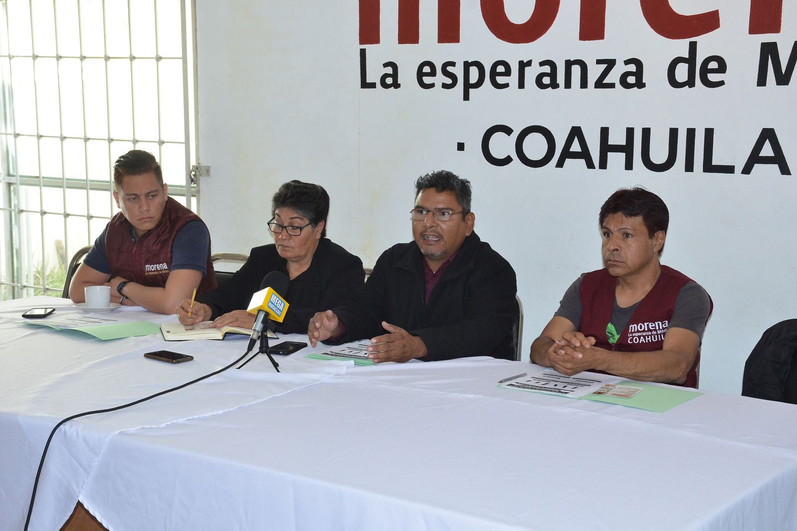 Invitación. Integrantes de Morena Coahuila presentaron los detalles del seminario. (FERNANDO COMPEÁN)