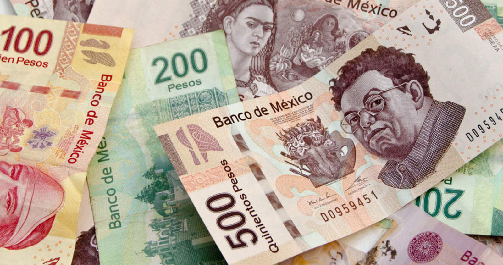 El Gobierno del nuevo mandatario Andrés Manuel López Obrador interpuso su primera denuncia ante la Fiscalía General contra el lavado de dinero, a fin de combatir el crimen organizado, informó hoy la Secretaría de Hacienda y Crédito Público (SHCP). (ARCHIVO)