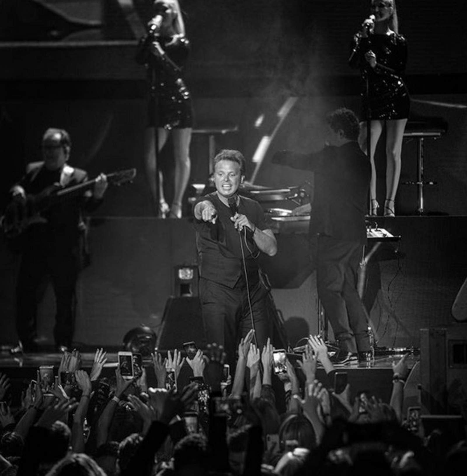 Luis Miguel sigue en polémica por cancelación de concierto