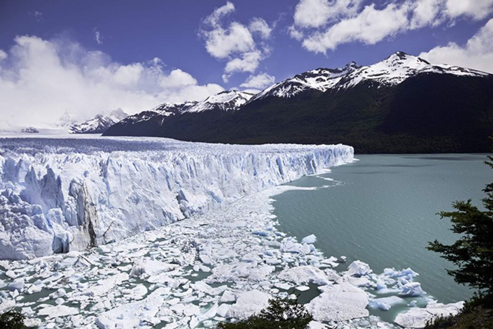Estimó que entre el 78 % y 97 % de los glaciares tropicales, de los que Perú posee el 90 % del total mundial, desaparecerán de aquí a finales de siglo. (ESPECIAL)