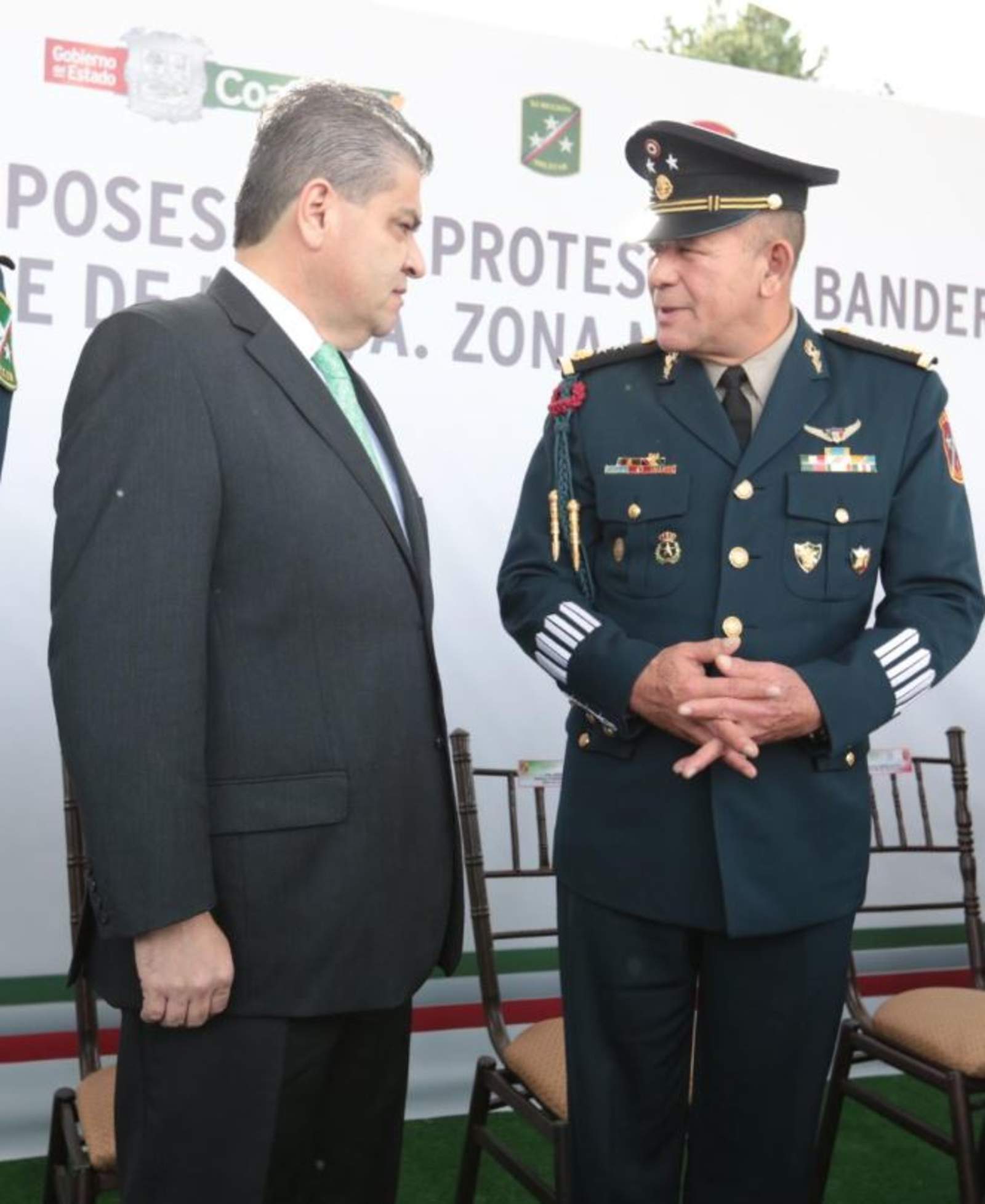 El general Enrique Covarrubias López rindió protesta hoy como comandante de la Sexta Zona Militar, sustituyendo en el cargo al general Francisco Ortega Luna. (ESPECIAL)