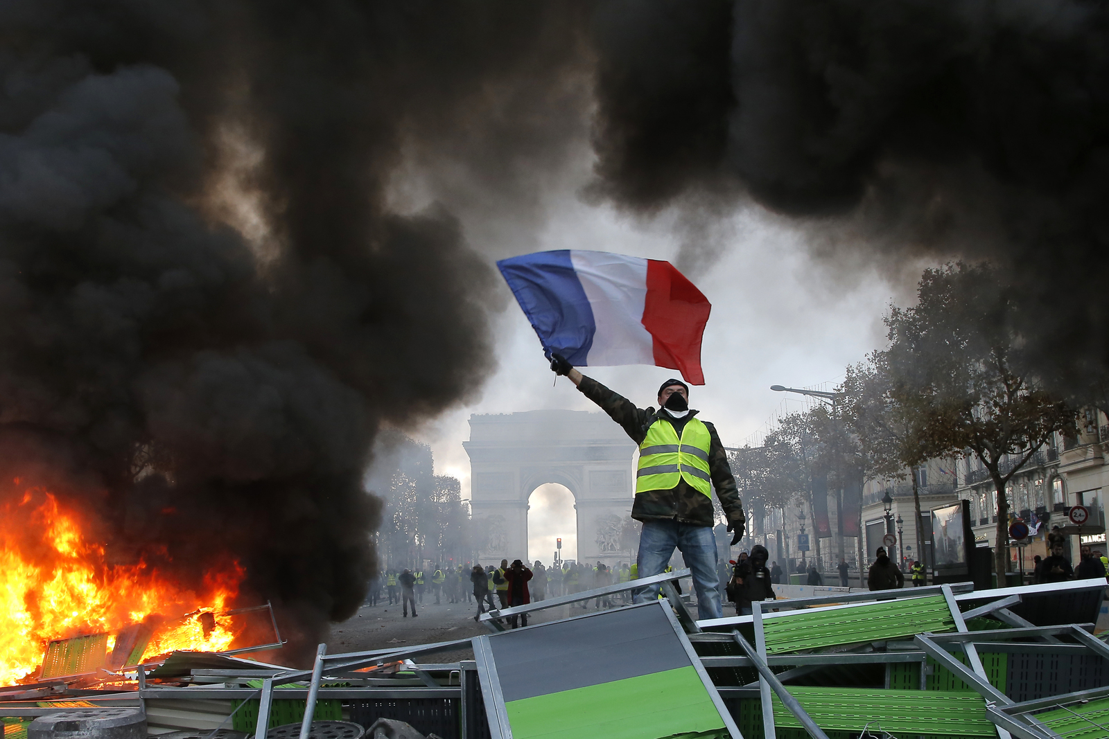 Convocatoria. Francia se prepara para nuevos actos violentos en las protestas convocadas para el sábado. (AP)