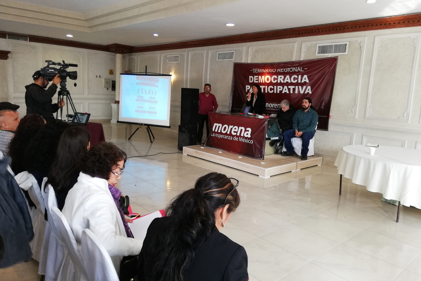 Conferencia. Ayer se presentó en Torreón y Saltillo. (GUADALUPE MIRANDA)