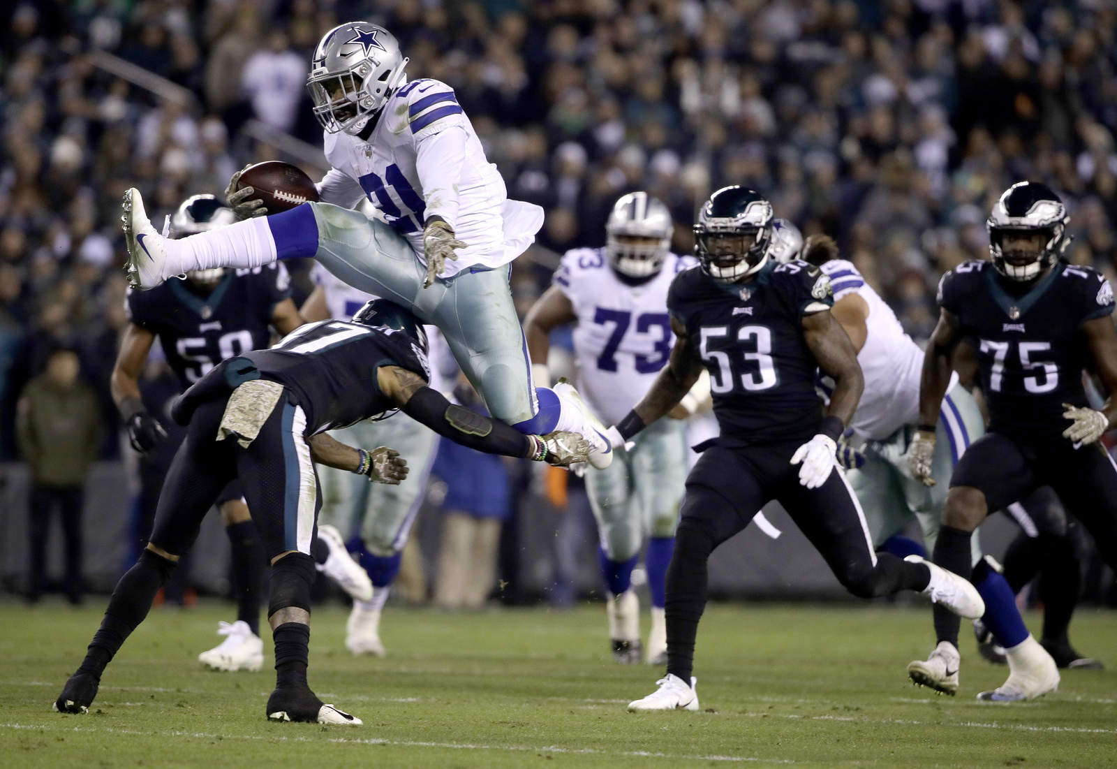 Ezekiel Elliott, corredor de los Cowboys, tuvo una gran actuación en la victoria de Dallas en la semana 9. (AP)