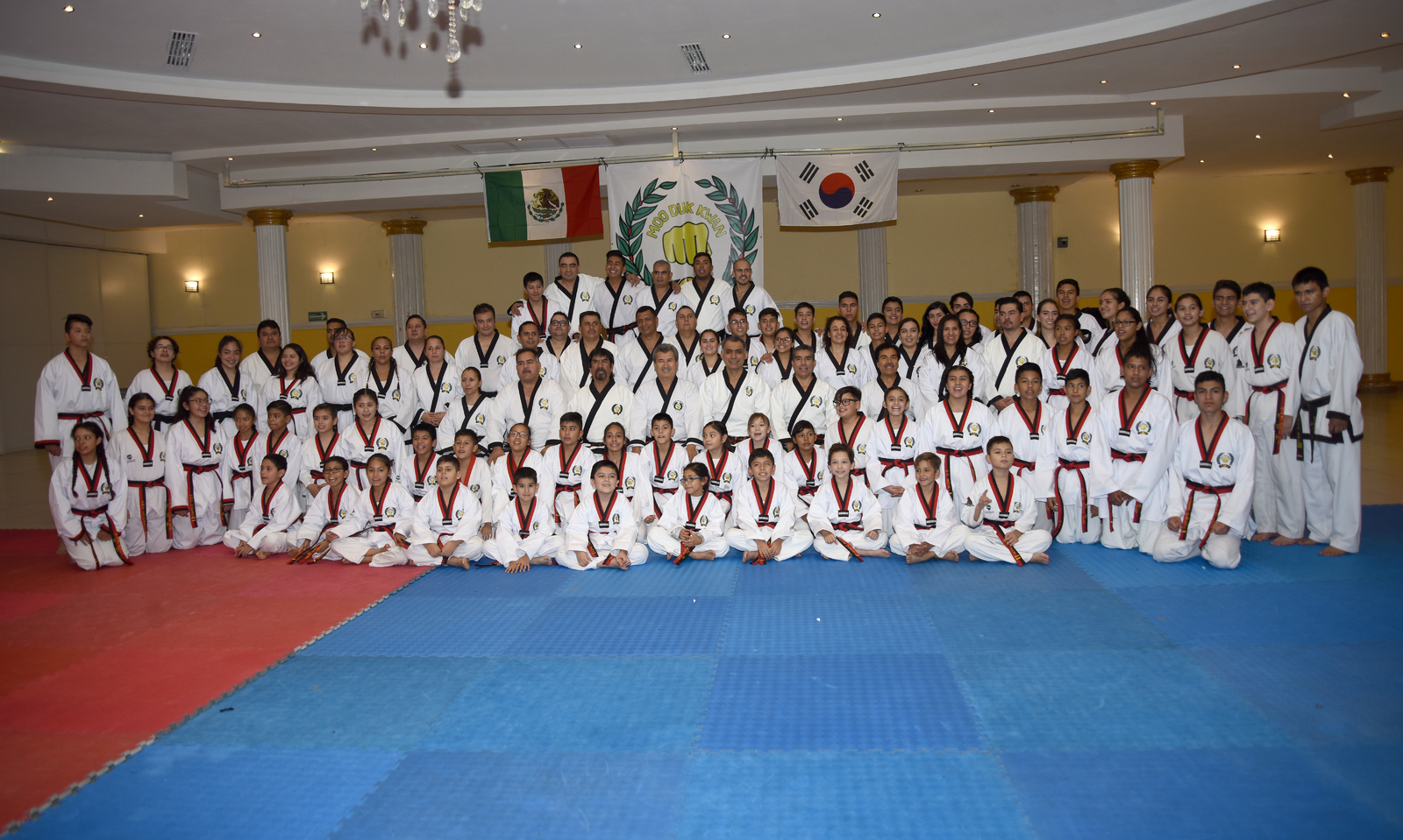Una jornada de gala, con examinadores foráneos, se vivió durante esta ceremonia de promoción de grados en tae kwon do.
