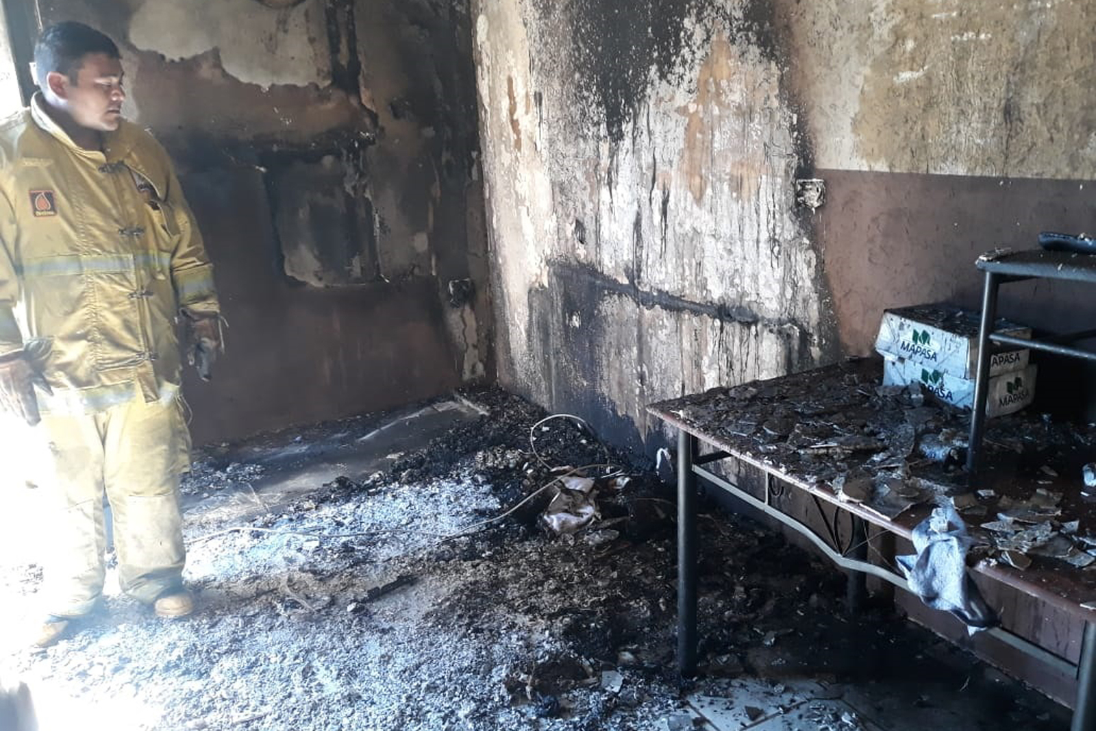 Llamas. Fuego consume casa en Gómez Palacio, había dos menores al interior de la vivienda. (EL SIGLO DE TORREÓN)
