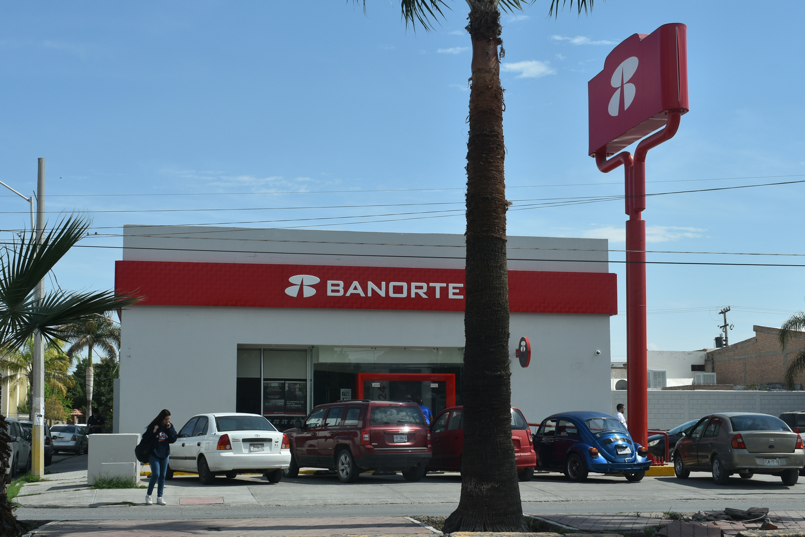Tendencia. Grupo Financiero Banorte contribuyó a la baja con un retroceso de 2.75 por ciento. (ARCHIVO)
