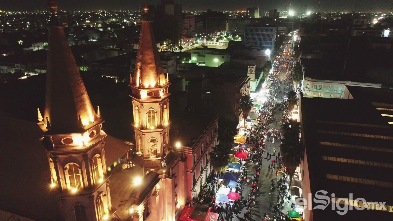 Celebran. Miles peregrinaron a la parroquia de Nuestra Señora de Guadalupe en Torreón. (VERÓNICA RIVERA)