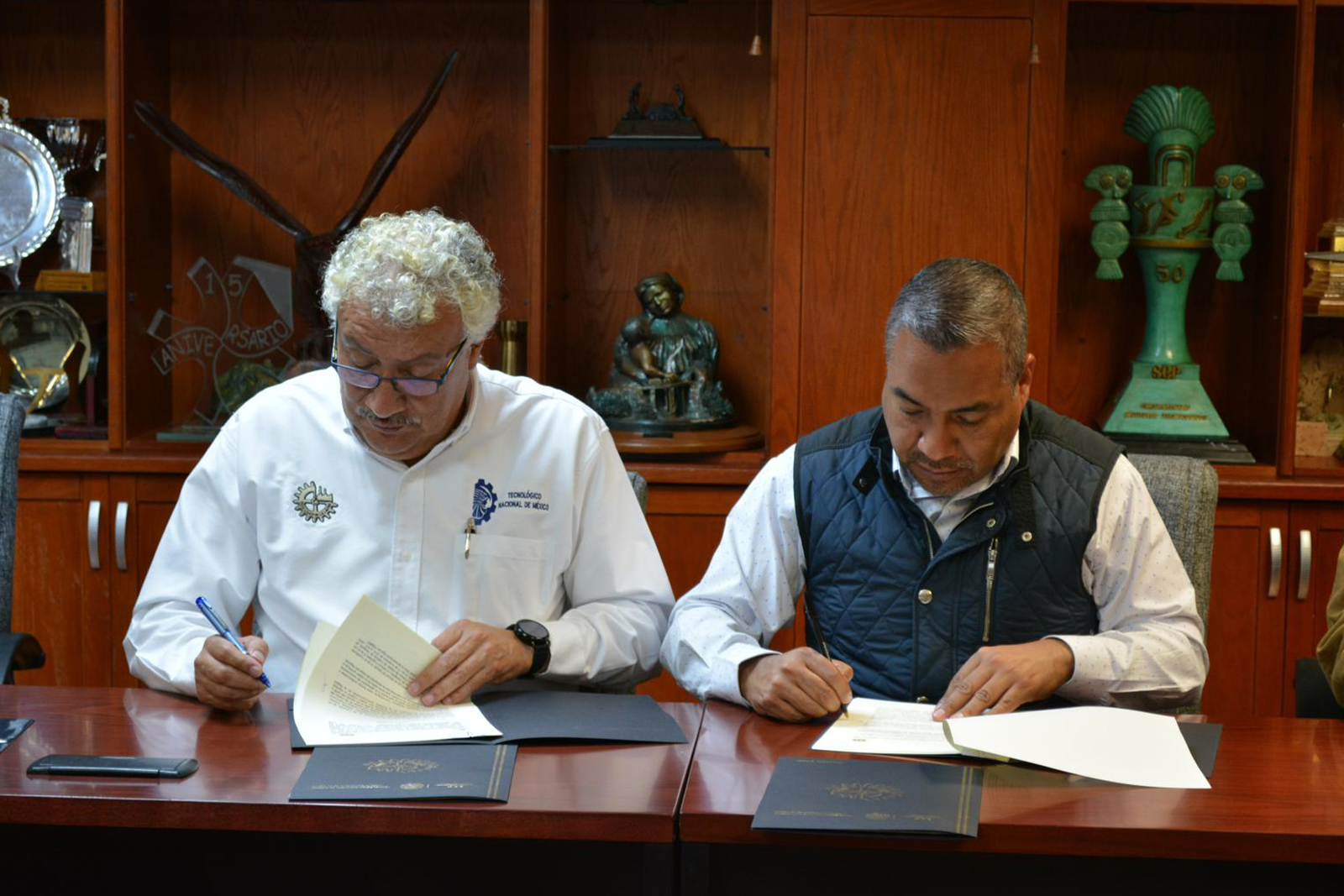 Acuerdo. El convenio de colaboración y movilidad se firmó en la sala de juntas del Instituto Tecnológico de La Laguna. (ANGÉLICA SANDOVAL)
