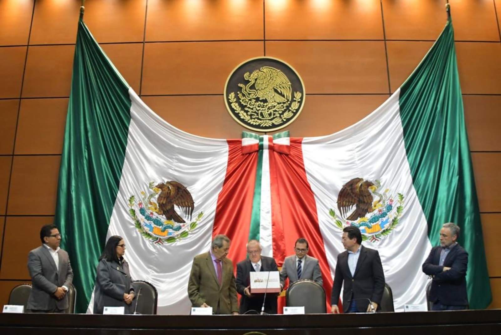 El Paquete, integrado por la Ley de Ingresos y el Presupuesto de Egresos de la Federación, fue recibido por el presidente de la Mesa Directiva de la Cámara de Diputados, Porfirio Muñoz Ledo. (ESPECIAL)
