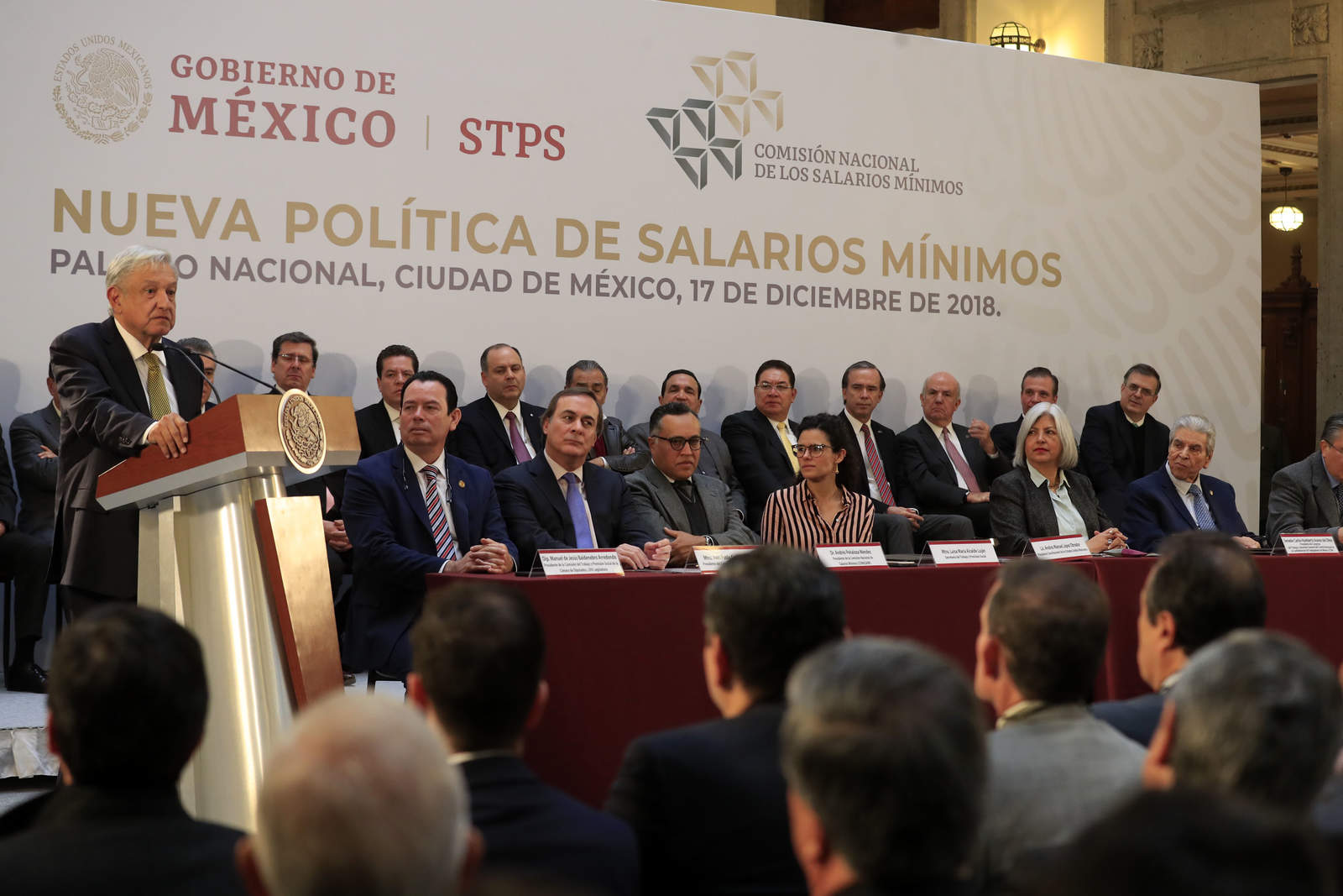  El presidente Andrés Manuel López Obrador afirmó el aumento de 16% al salario mínimo es el inicio de un proceso de recuperación del poder adquisitivo que llevara tiempo, pues esto no se va a lograr de un día para otro. (EL UNIVERSAL)