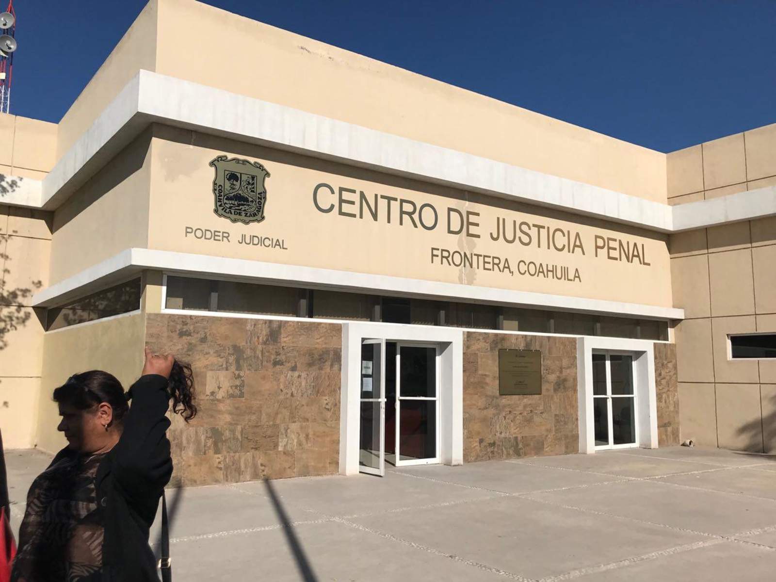 La fiscalía pide al juez una sentencia condenatoria por homicidio y el abogado de Leticia Aracely alega que fue legítima defensa. (ARCHIVO)