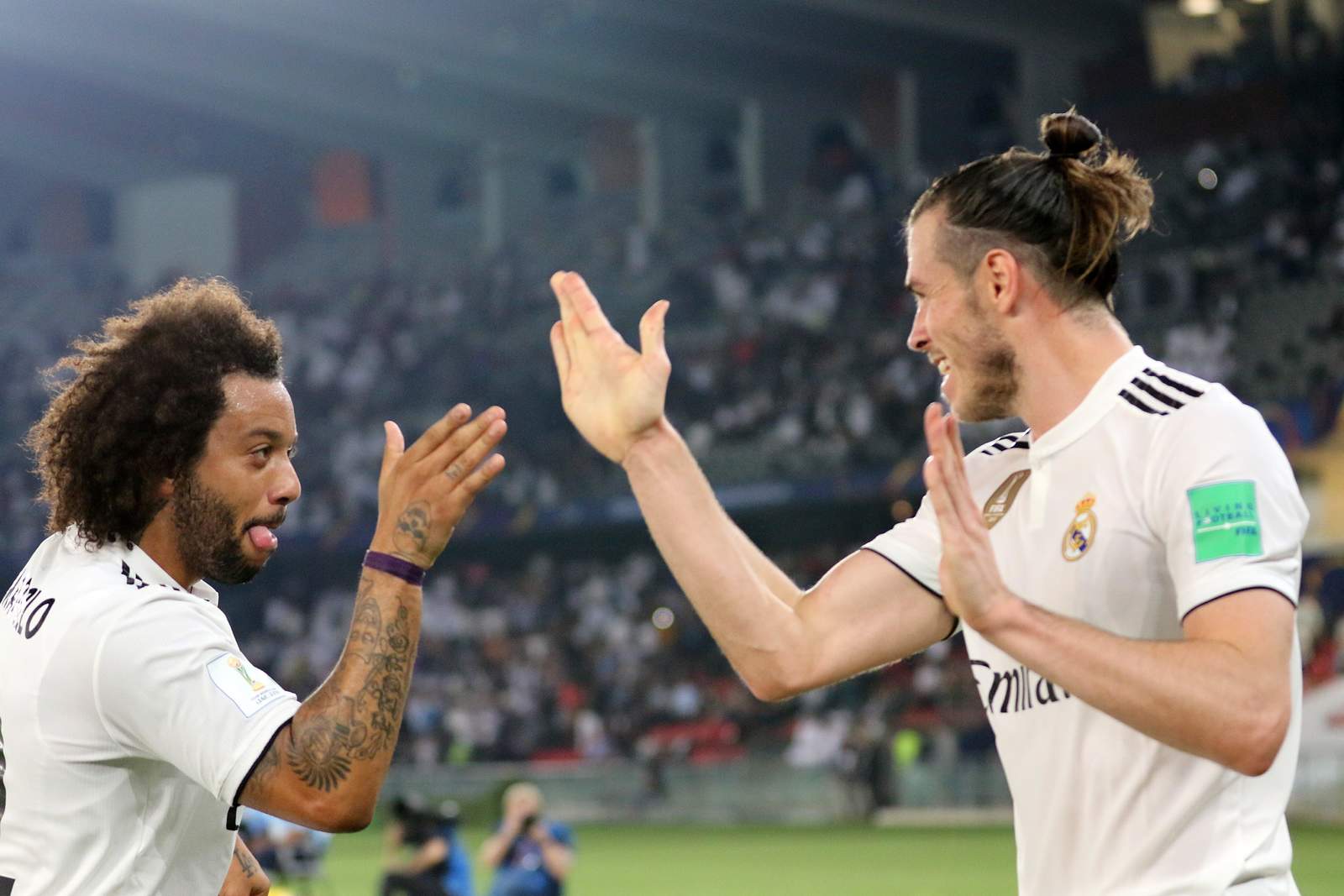 Marcelo festeja junto a Bale en el duelo de semifinales del Mundial de Clubes 2018.