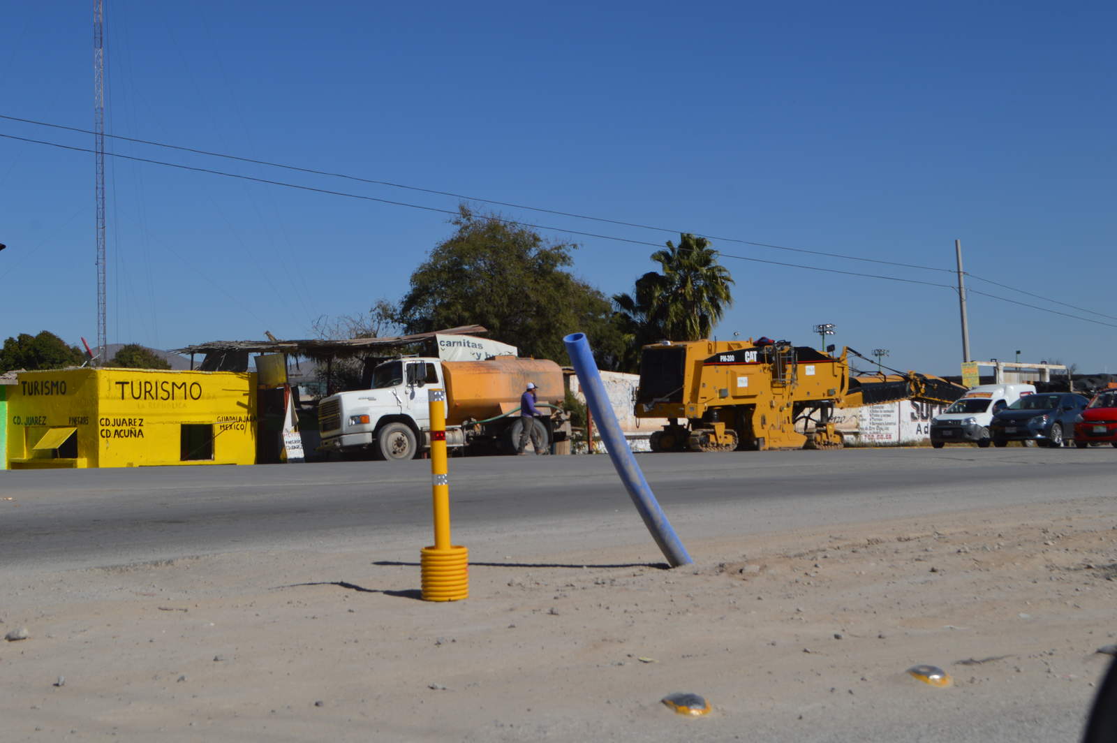 Riesgos diversos viven conductores de Matamoros a causa de las obras del Metrobús. (EL SIGLO DE TORREÓN)