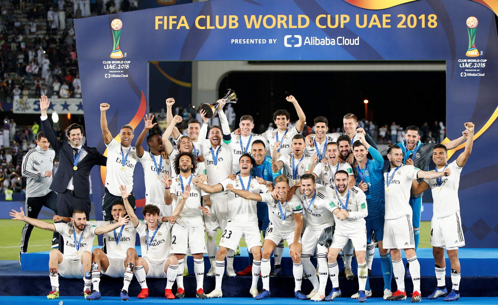 Real Madrid se impuso al local Al Ain en la final del Mundial de Clubes y llegó a cuatro, para romper el empate que tenía con el Barcelona. (EFE)