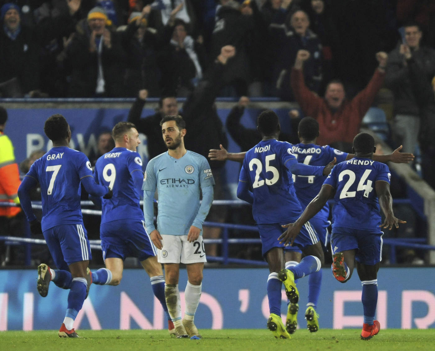 Manchester City sufrió su segunda derrota en fila en la Premier League. (AP)