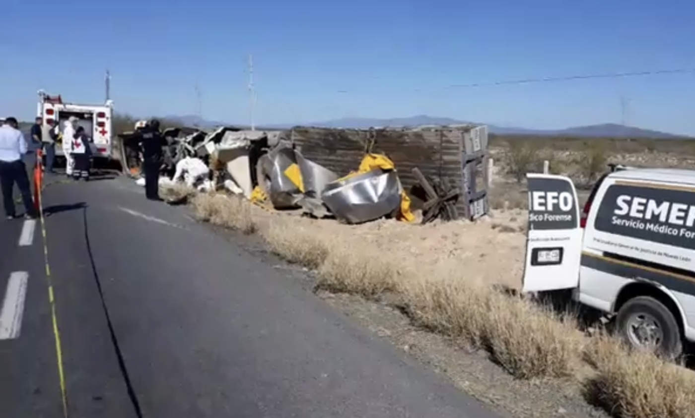 El fatal percance se registró la mañana de este jueves en la carretera a Monterrey, cuando el chofer aparentemente dormitó. (CORTESÍA) 