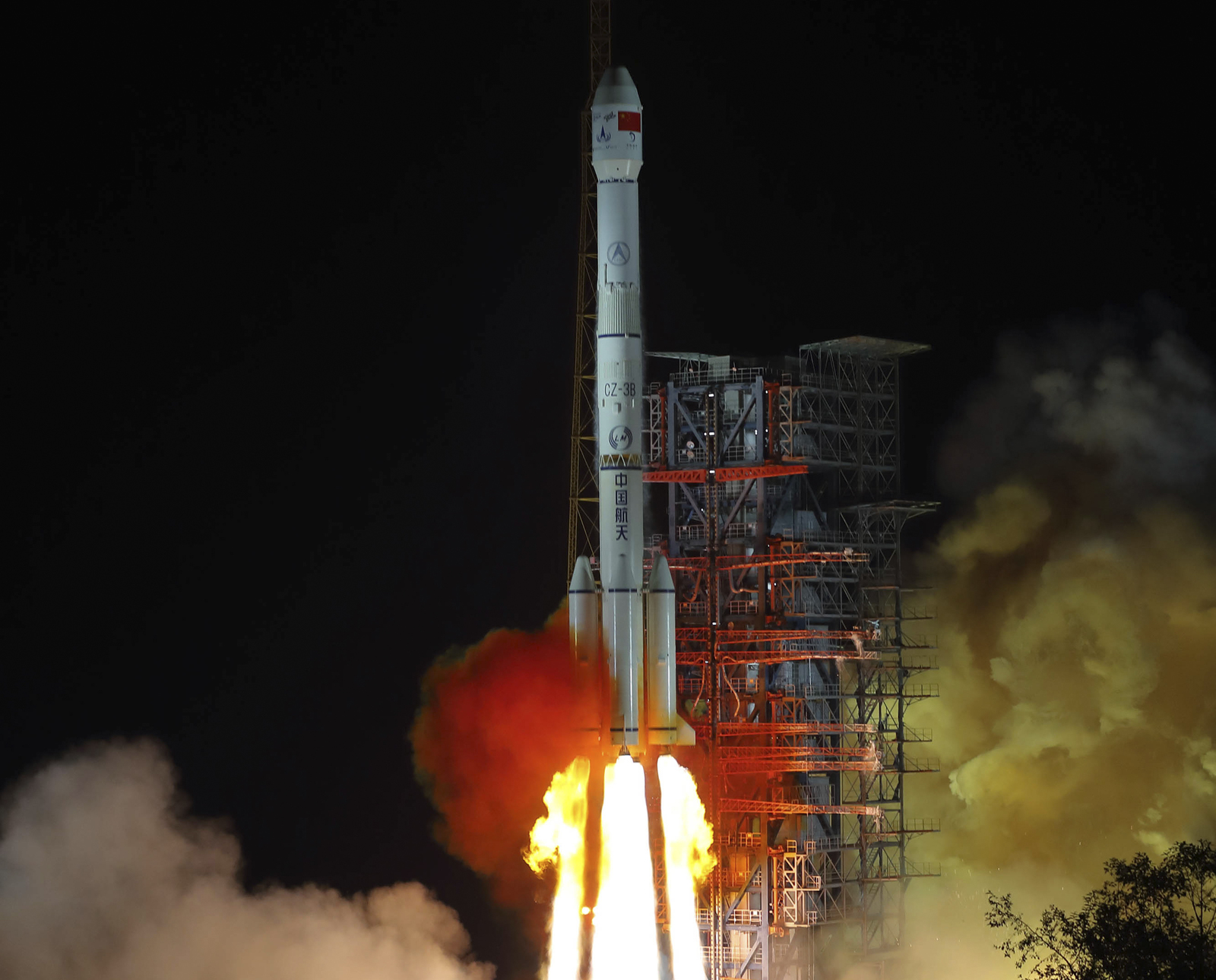 Misión. La sonda Chang'e-4 fue lanzada el 12 de diciembre y comenzó a orbitar la Luna dos días después