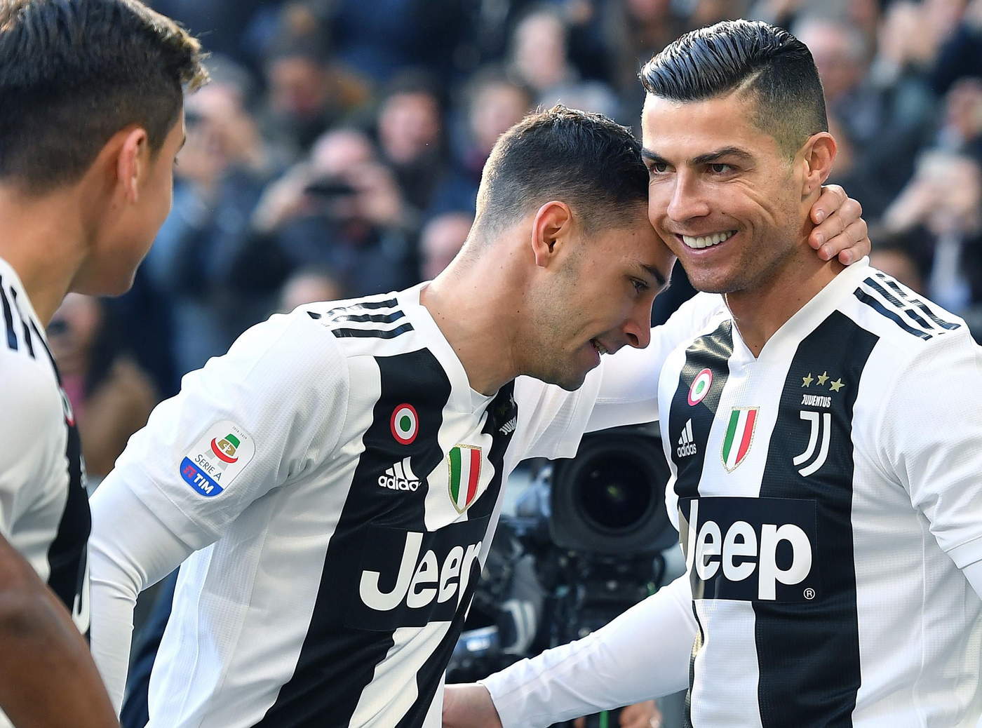 Juventus se llevó la victoria por 2-1 contra Sampdoria este sábado con ayuda del videoarbitraje. (EFE)