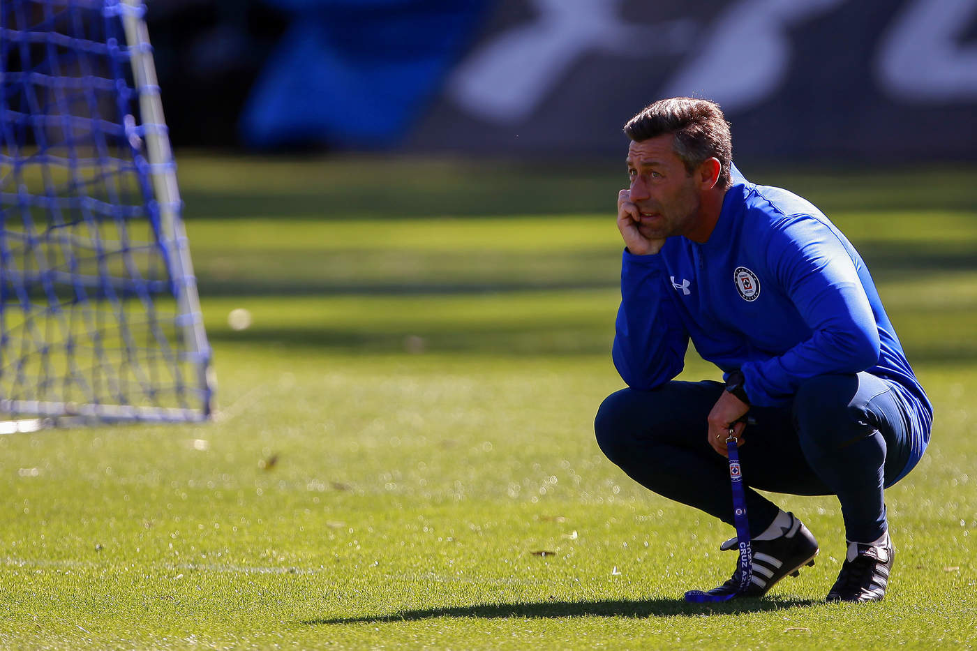 Pedro Caixinha, director técnico del Cruz Azul, durante el entrenamiento previo al inicio del Clausura 2019. (Jam Media)