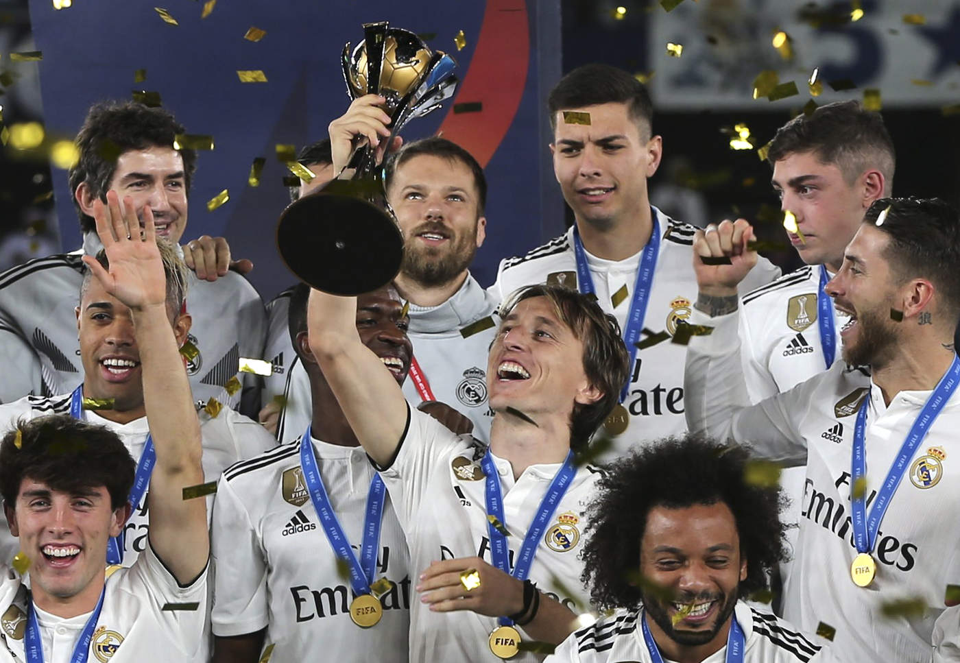 Luka Modric levantó con Real Madrid el trofeo del Mundial de Clubes.