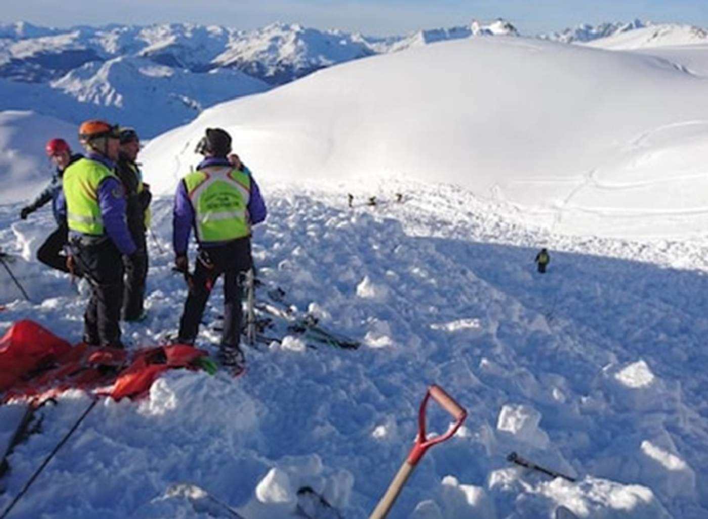 Niño de 12 años sobrevive a avalancha en Los Alpes