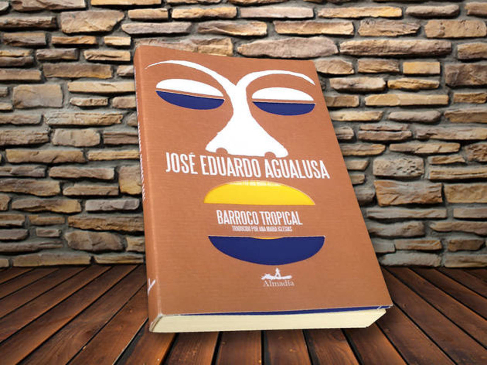 Personaje. El escritor angoleño José Eduardo Agualusa, uno de los más reconocidos escritores de la llamada 'Nueva literatura africana', presentó su más reciente obra 'Barroco Tropical', en México. (CORTESÍA)