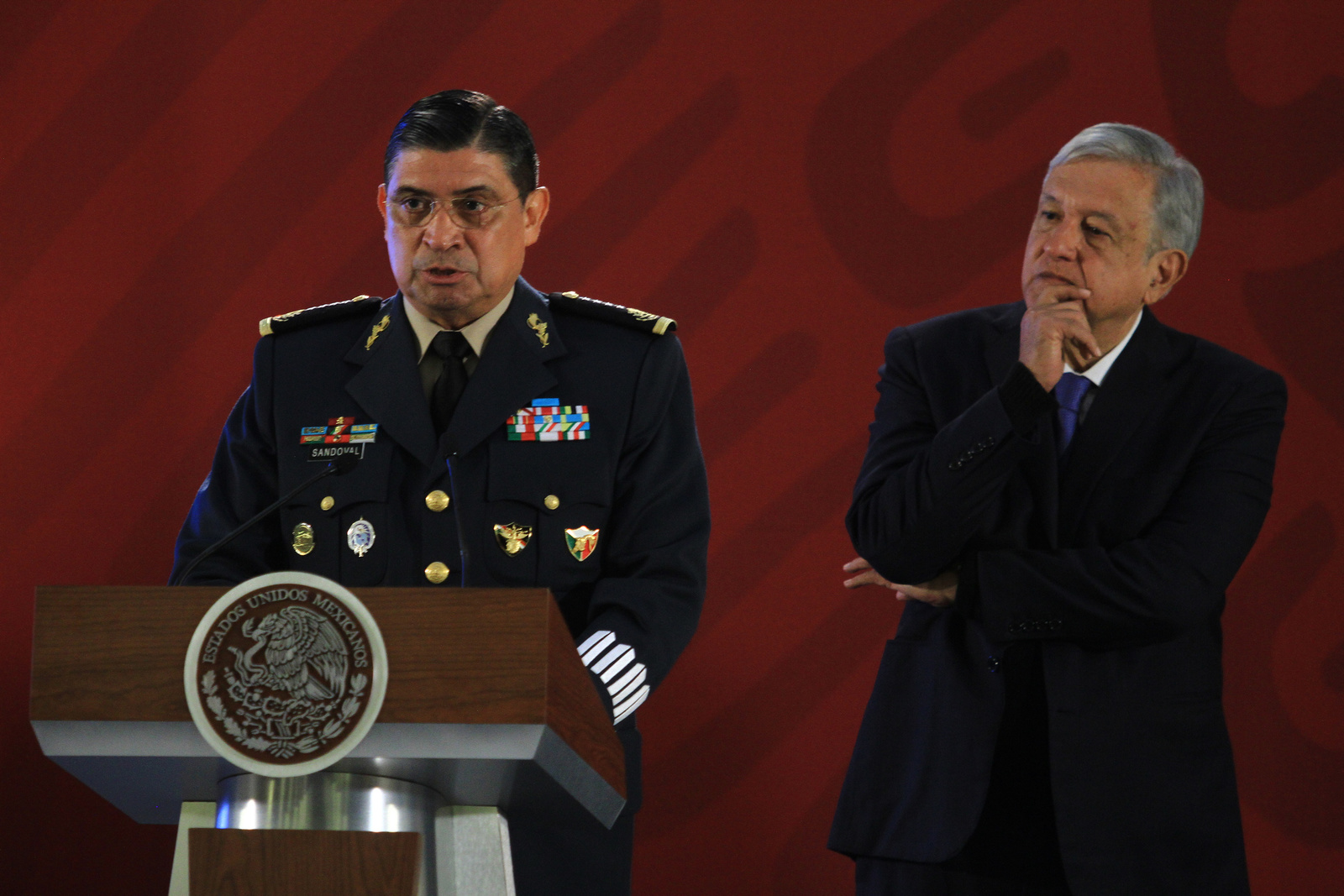 Invitan. El titular de la Sedena, Luis Crescencio Sandoval participó en la conferencia matutina de López Obrador.