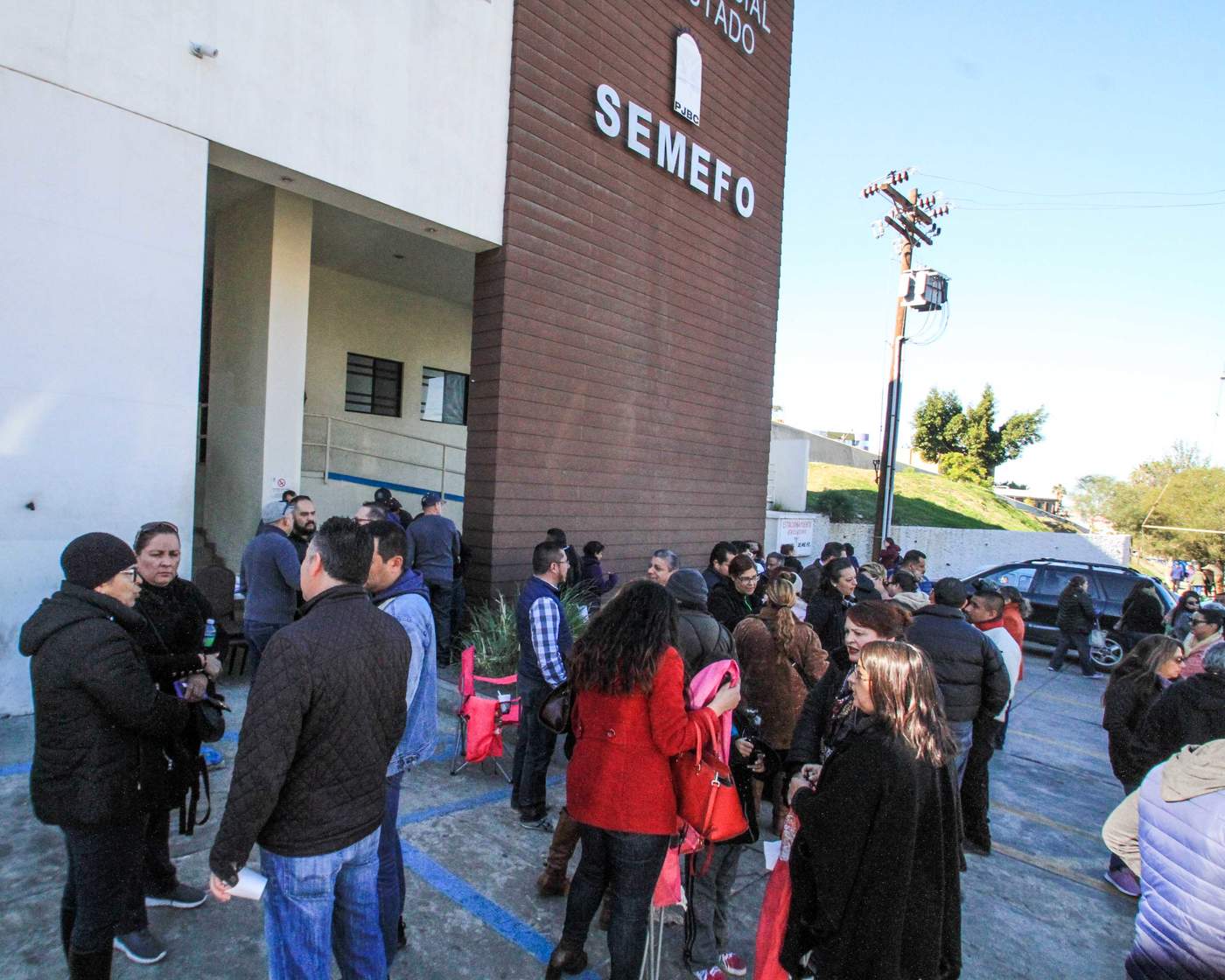 Por segunda ocasión consecutiva, trabajadores del Servicio Médico Forense (Semefo) en Baja California dejaron de laborar como protesta por la falta de pago de sus aguinaldos. (EL UNIVERSAL)