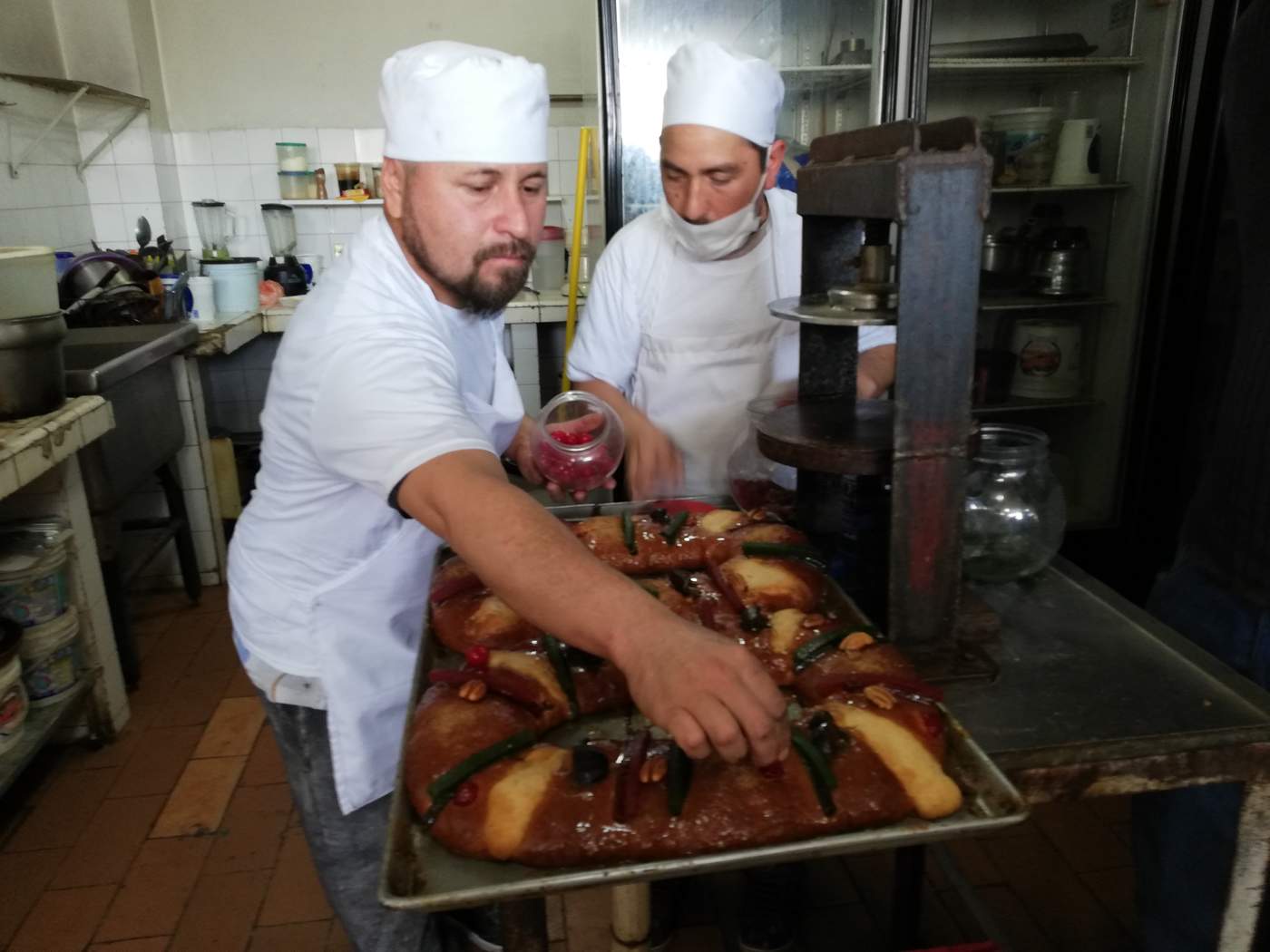 Inician con la elaboración de roscas en Torreón. (VIRGINIA HERNÁNDEZ) 