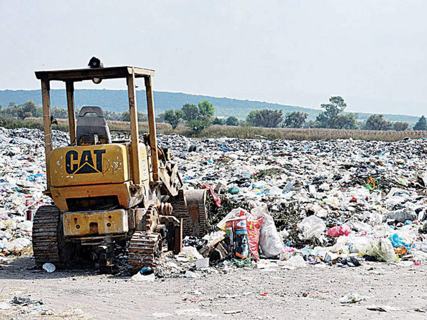 El alcalde de Monclova, Alfredo Paredes López, subrayó que estas acciones permiten mantener libre de basura a la ciudad, desde el primer día de esta 2019. (ARCHIVO)