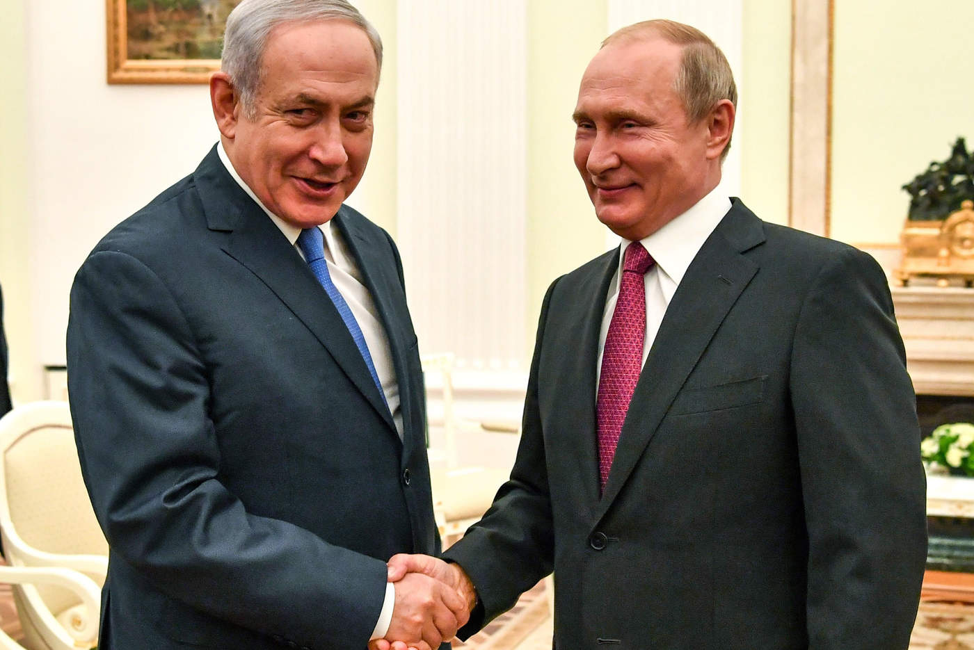 Ambos abordaron la situación regional en una conversación telefónica en la que Netanyahu aseguró a Putin que su país está 'decidido' a continuar sus esfuerzos. (ARCHIVO)