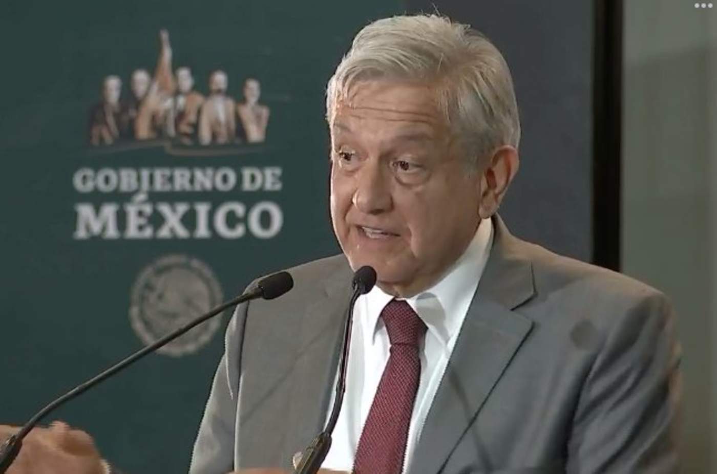 López Obrador indicó que está por iniciar la construcción de dos pistas en el aeropuerto de Santa Lucía. (ESPECIAL)