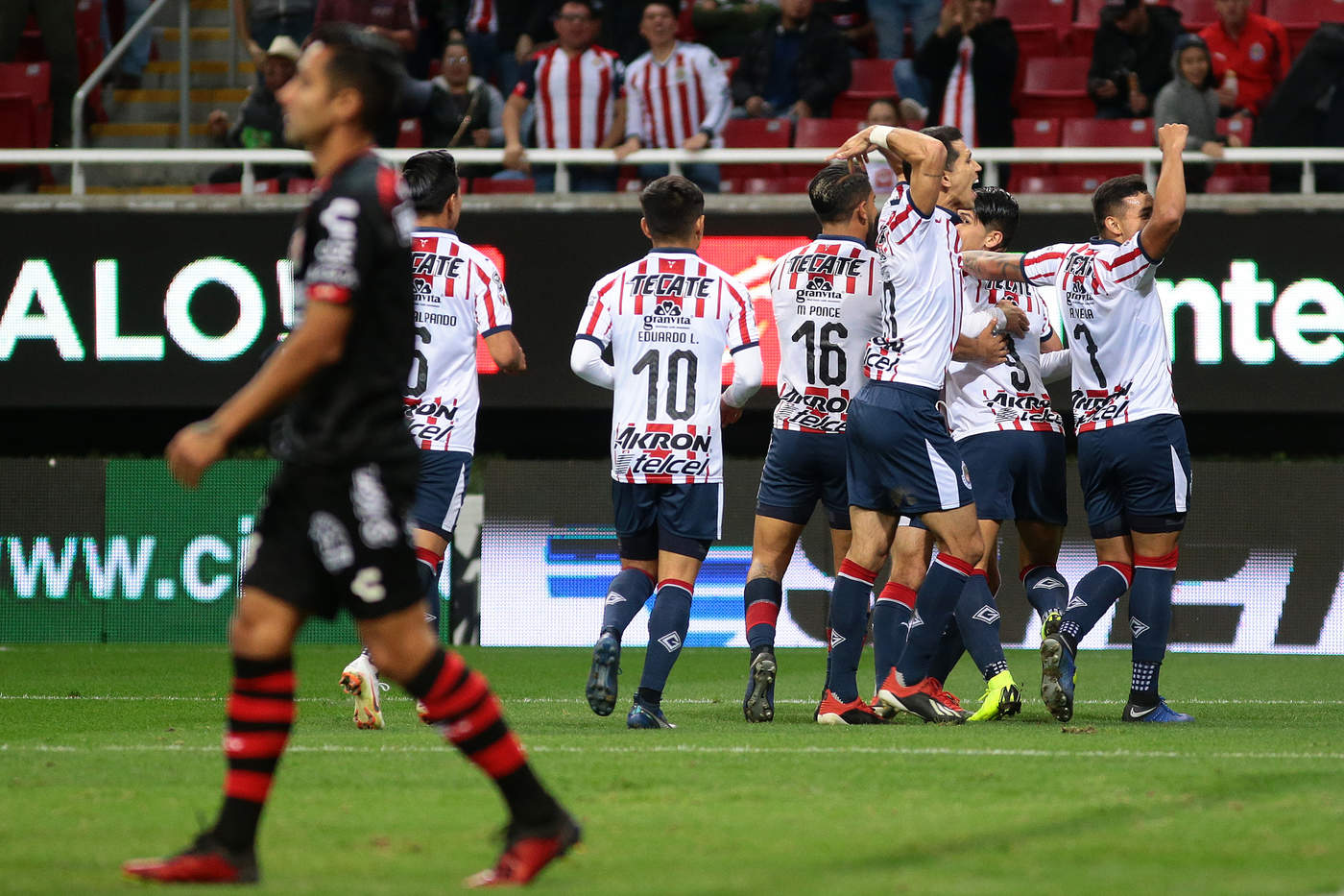 Chivas debuta con victoria frente a Xolos