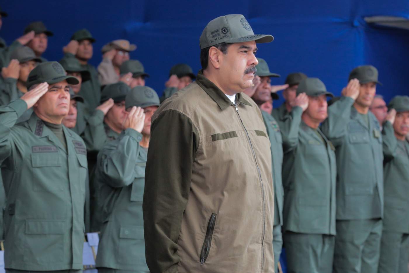 Fuerza Armada venezolana promete lealtad absoluta a Maduro