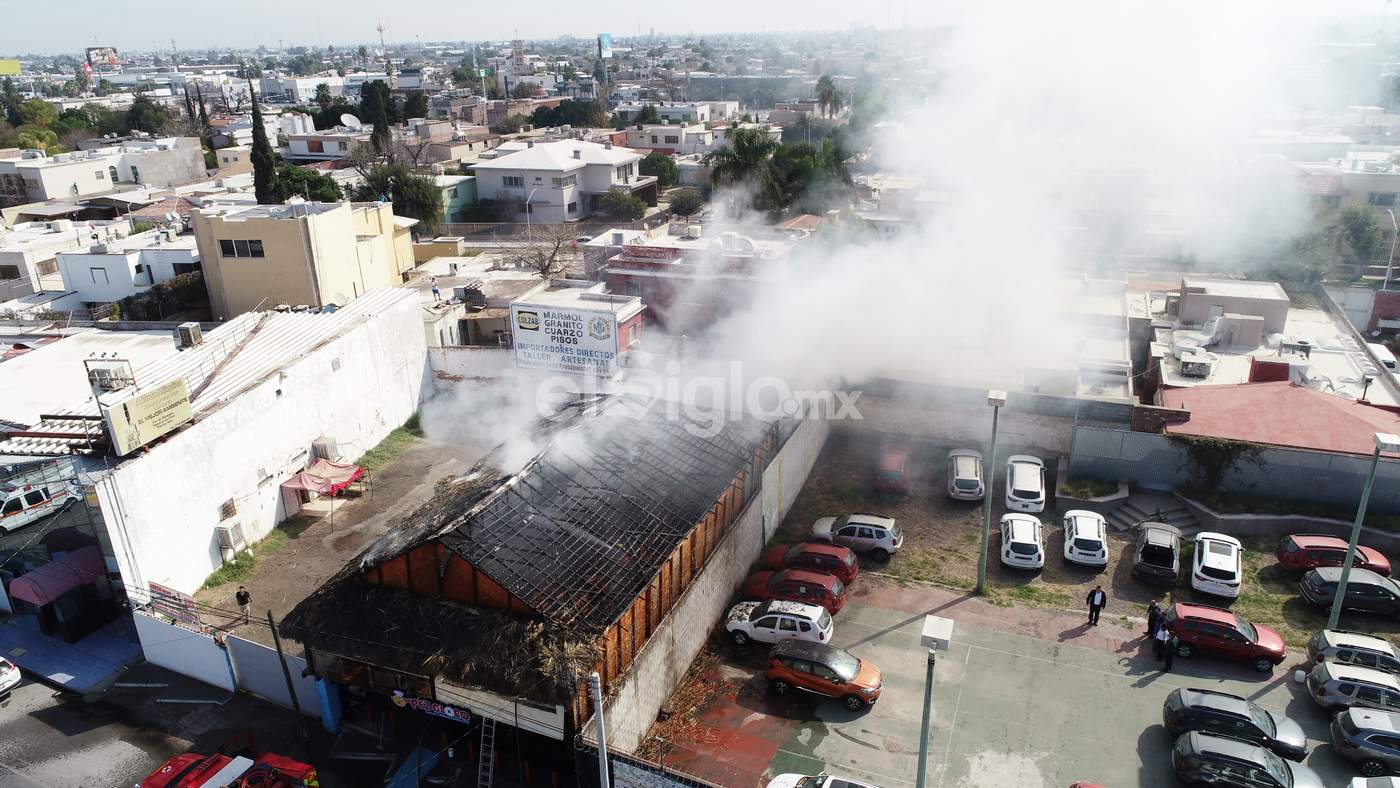 Se incendia restaurante de mariscos en Torreón