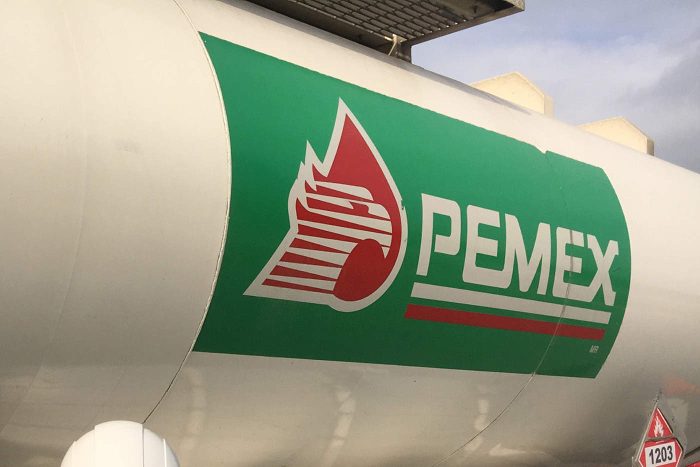 El director de Pemex señaló que la empresa cuenta con combustible suficiente para más de 10 días en el país, pero se han presentado problemas en su distribución. (ARCHIVO)
