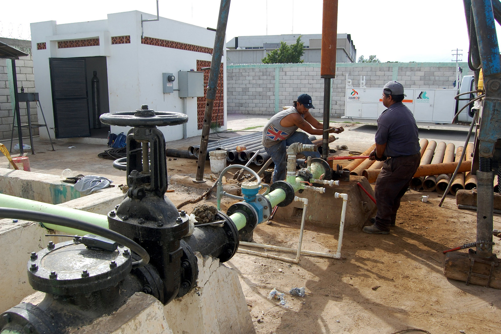Inician obras. Se llevan a cabo trabajos de mantenimiento en el pozo No. 24 del Sideapa en Gómez Palacio desde el martes. (EL SIGLO DE TORREÓN)
