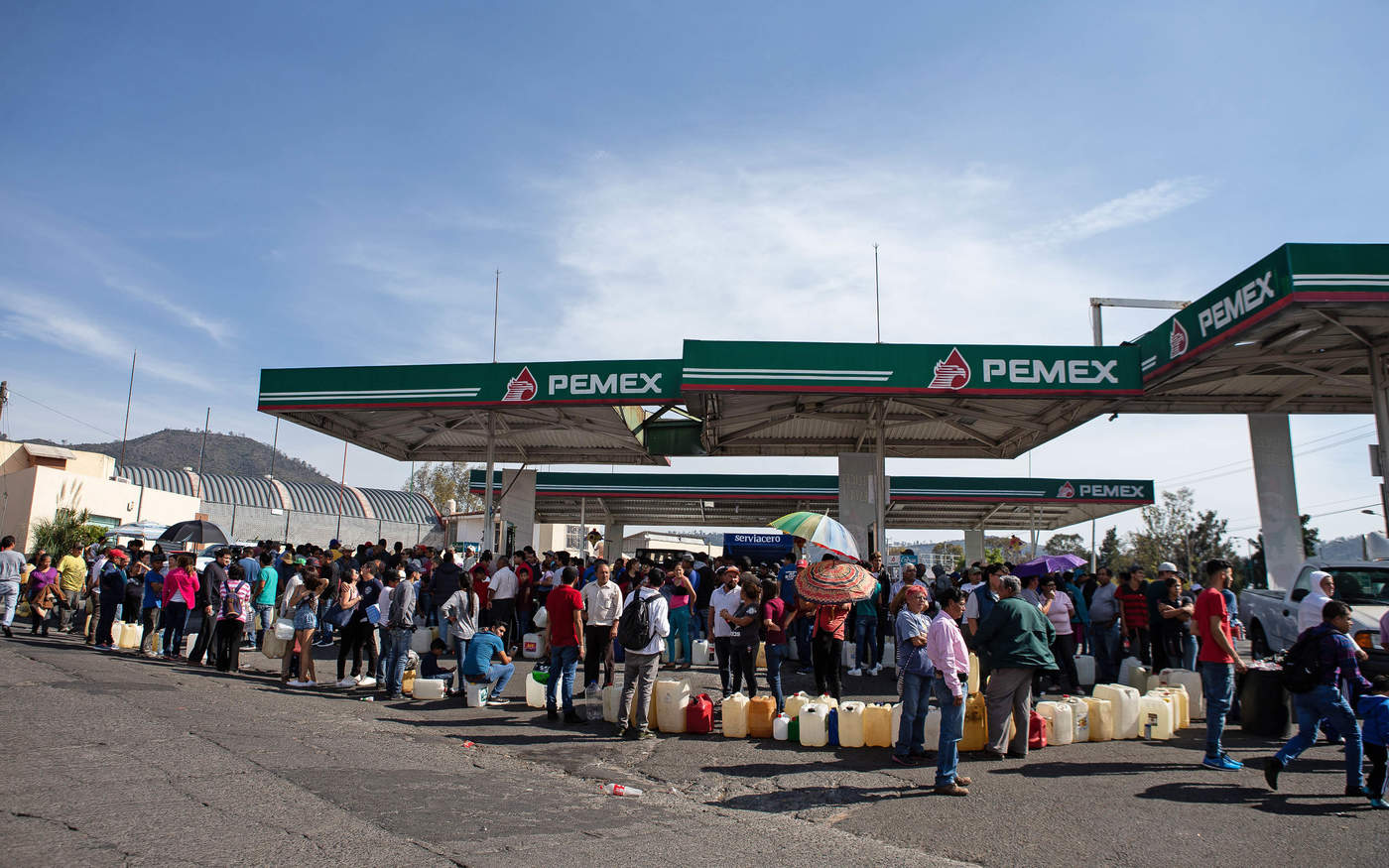 Pide CNDH al gobierno de AMLO garantizar venta de gasolina