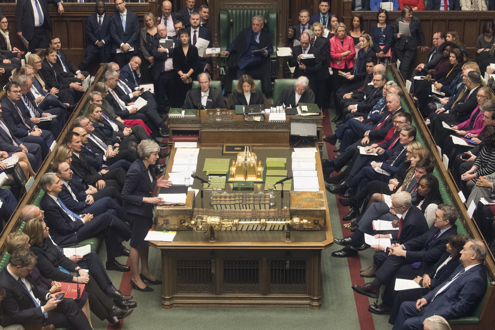 Evaluación. La Cámara de los Comunes prevé evaluar el acuerdo y votarlo el próximo martes. (AP)