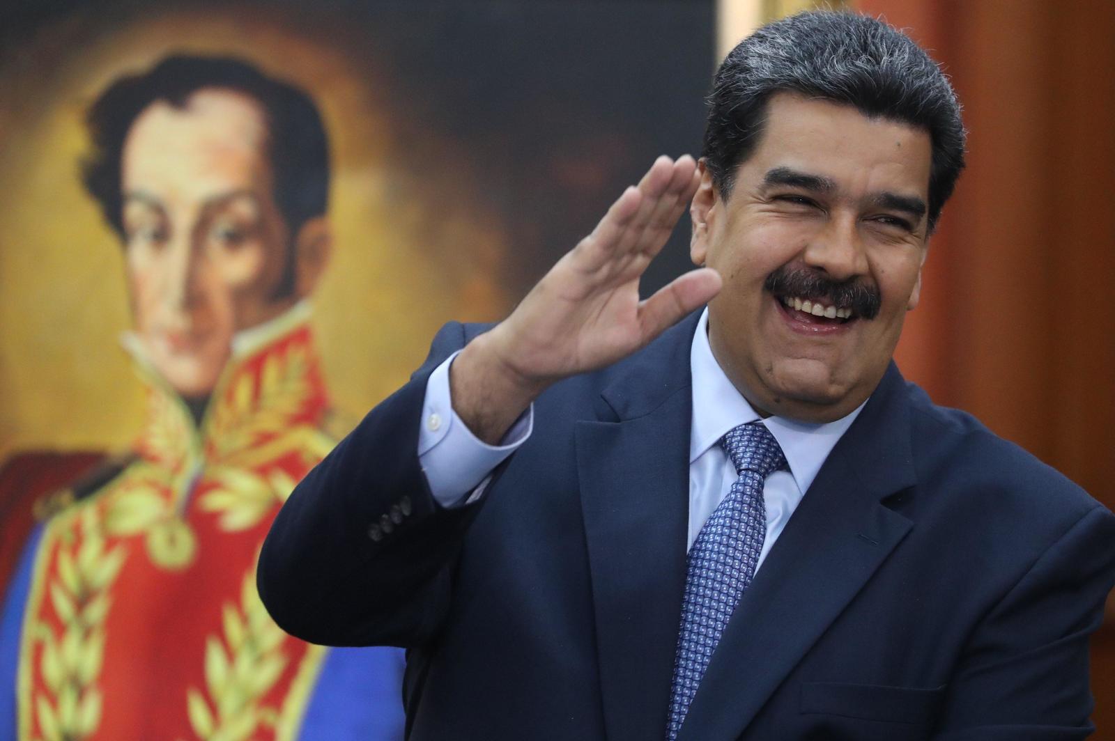 Doble. Maduro iniciará hoy su segundo periodo consecutivo como presidente de Venezuela. (EFE)