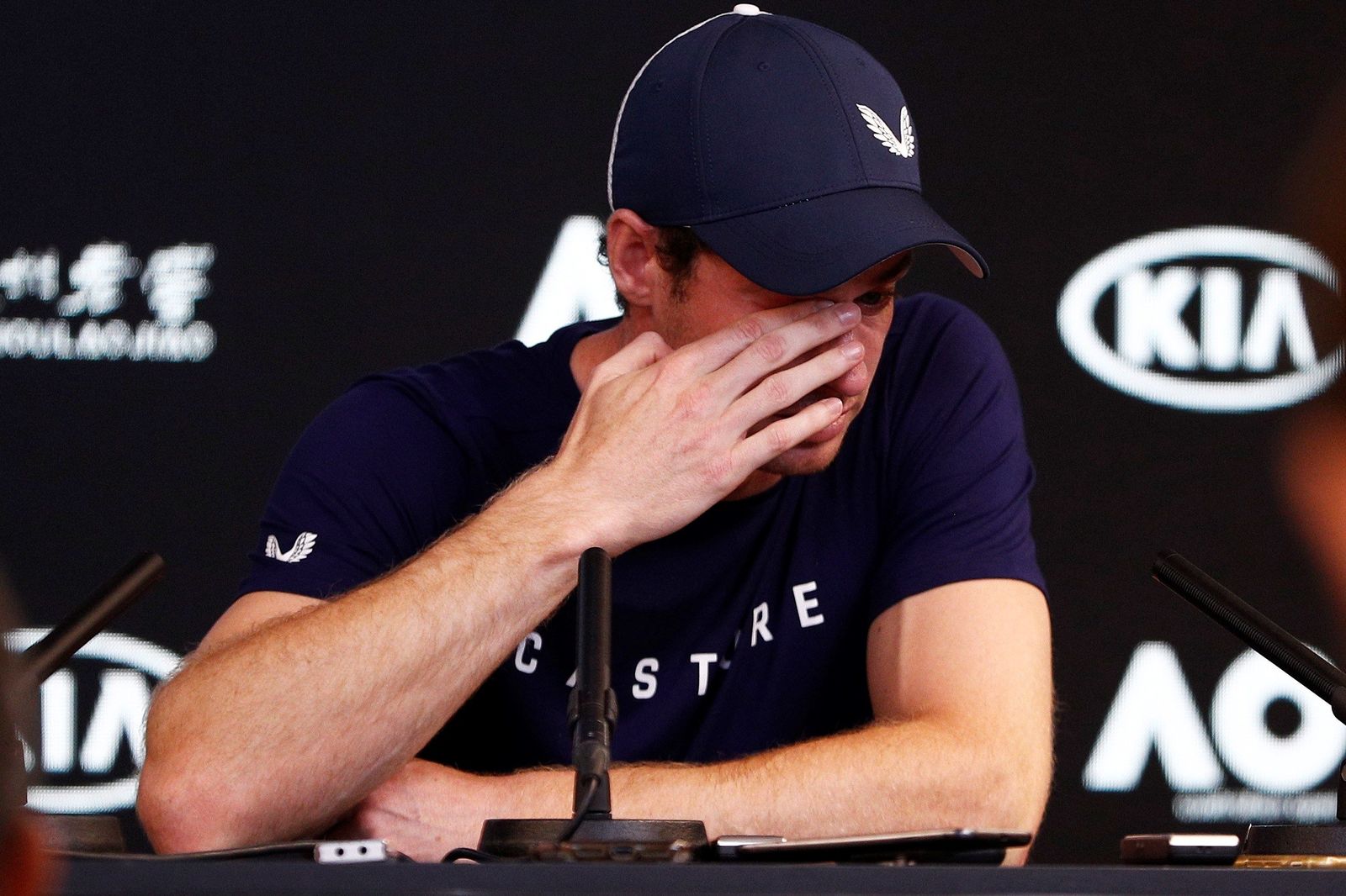 Con lágrimas, Andy Murray anunció el viernes que este año se retirará del tenis profesional.