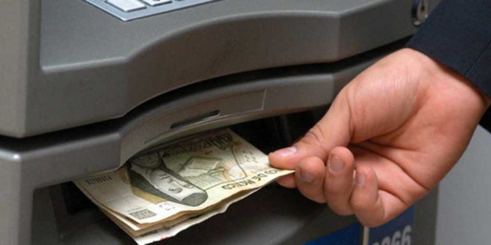 Niegan. Banqueros negaron que se esté dando una escasez de efectivo en los cajeros automáticos.