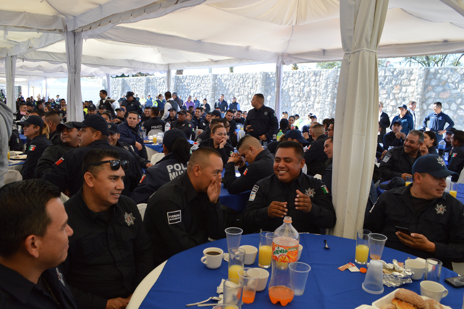 Festejan a policías municipales en Torreón