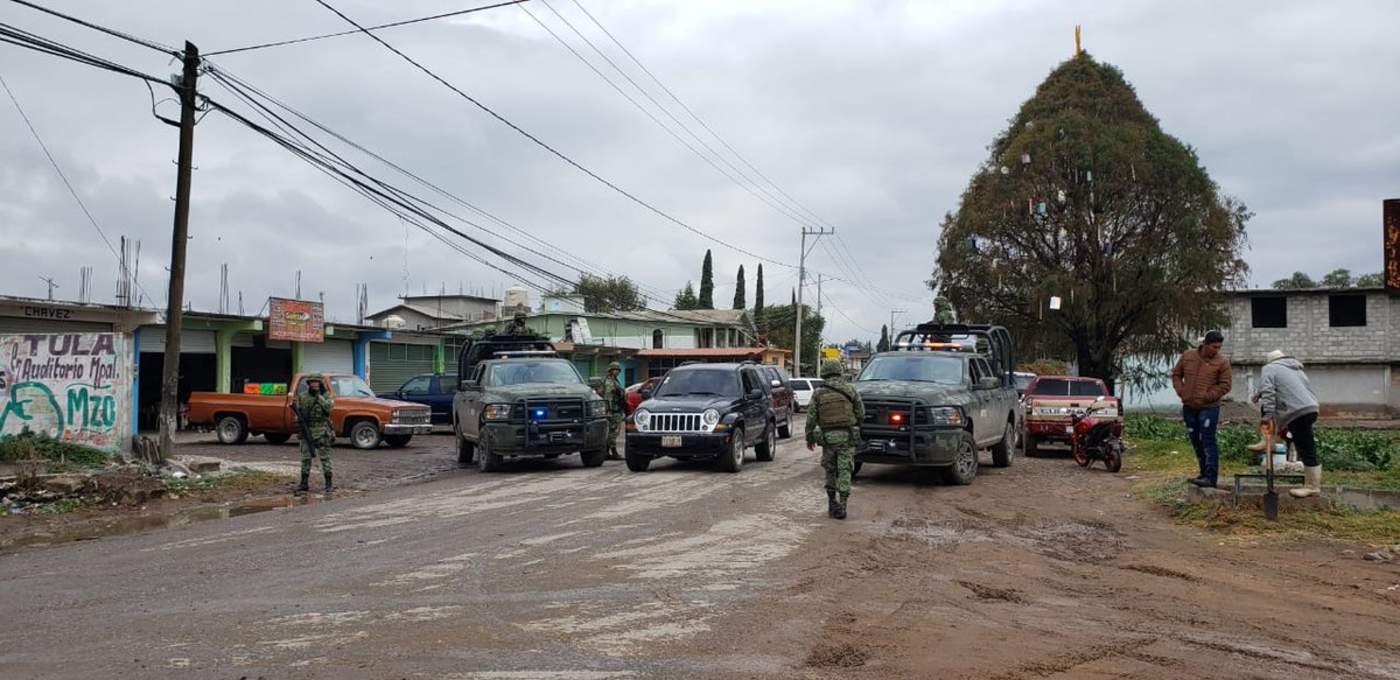 Pobladores retienen en Hidalgo a tres militares