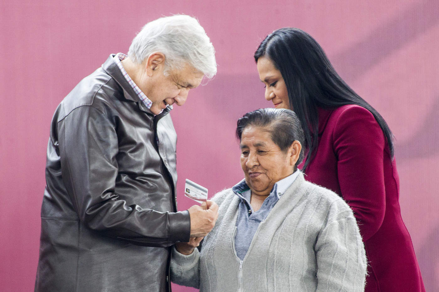 Programa de Pensión para el Bienestar de las Personas Adultas Mayores, es una iniciativa de carácter universal y constitucional impulsada por Andrés Manuel López Obrador. (ARCHIVO)