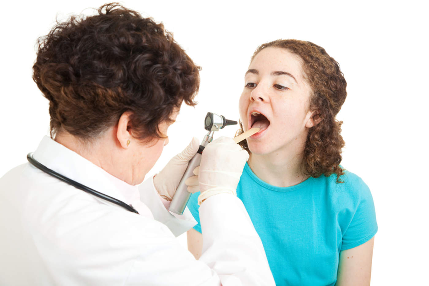 Si persiste a pesar de una adecuada higiene bucal es necesario acudir a revisión médica. (ARCHIVO)