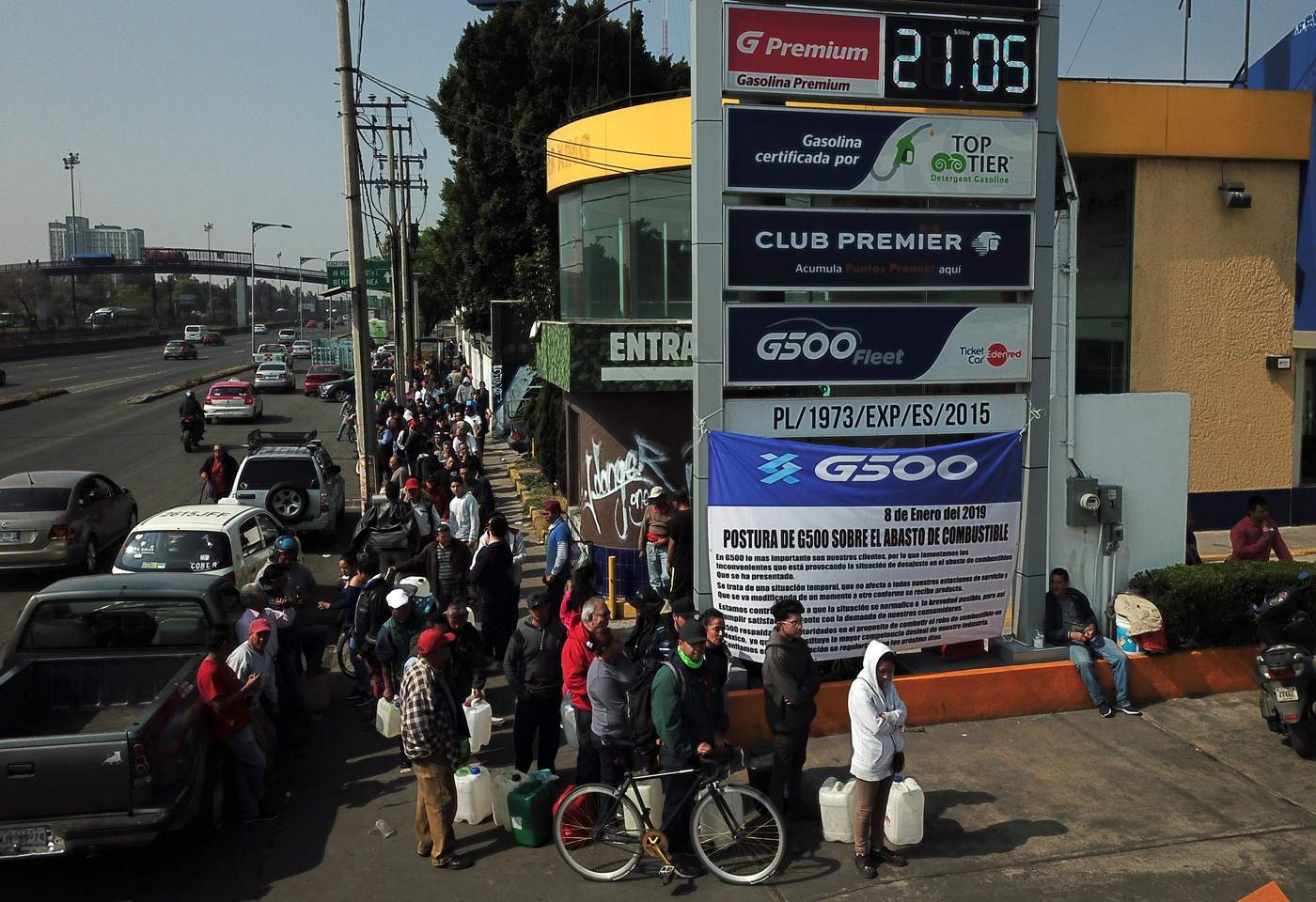 Ordena juez distribuir suficiente gasolina para los ciudadanos