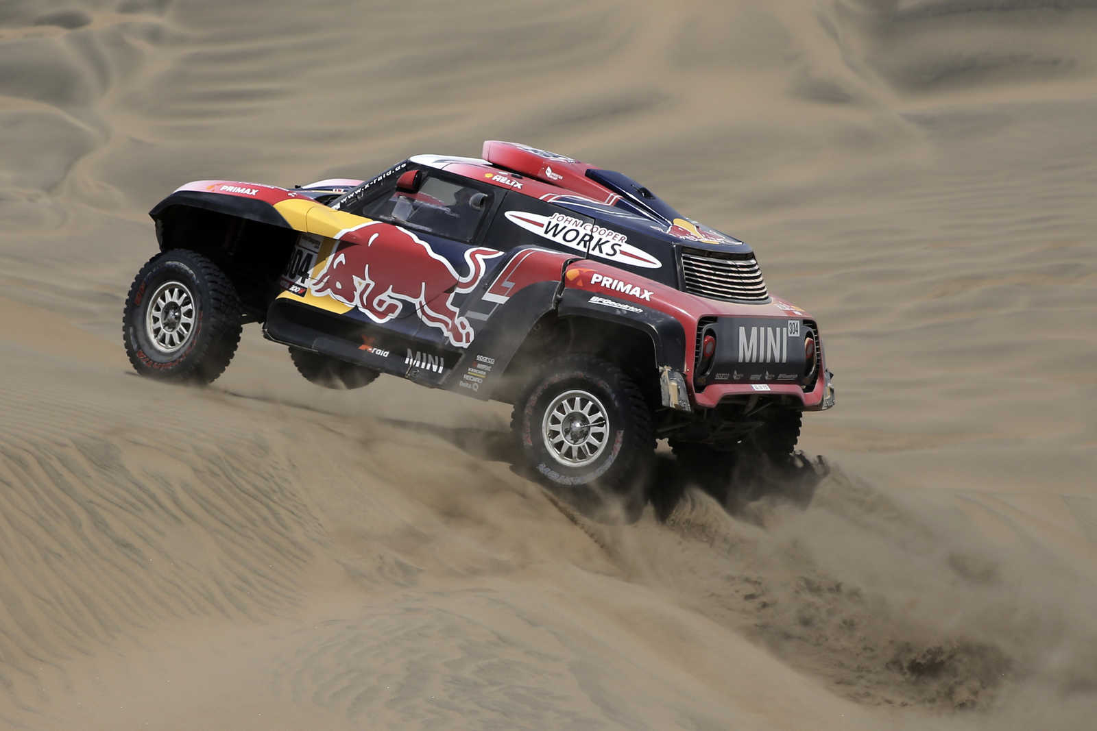 Stephane Peterhansel ganó la octava etapa del Rally Dakar y retomó el subliderato de la clasificación general.